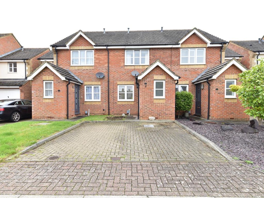 2 bed terraced house for sale in Chambers Gate, Stevenage SG1, £300,000