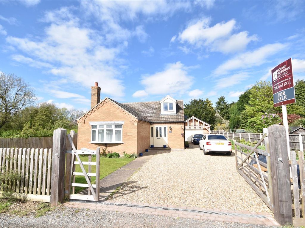 4 bed detached house for sale in Floral Villas, SuttonOnTrent, Newark