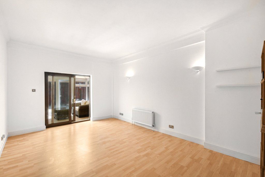 Hulme Place, London Bridge, London SE1  