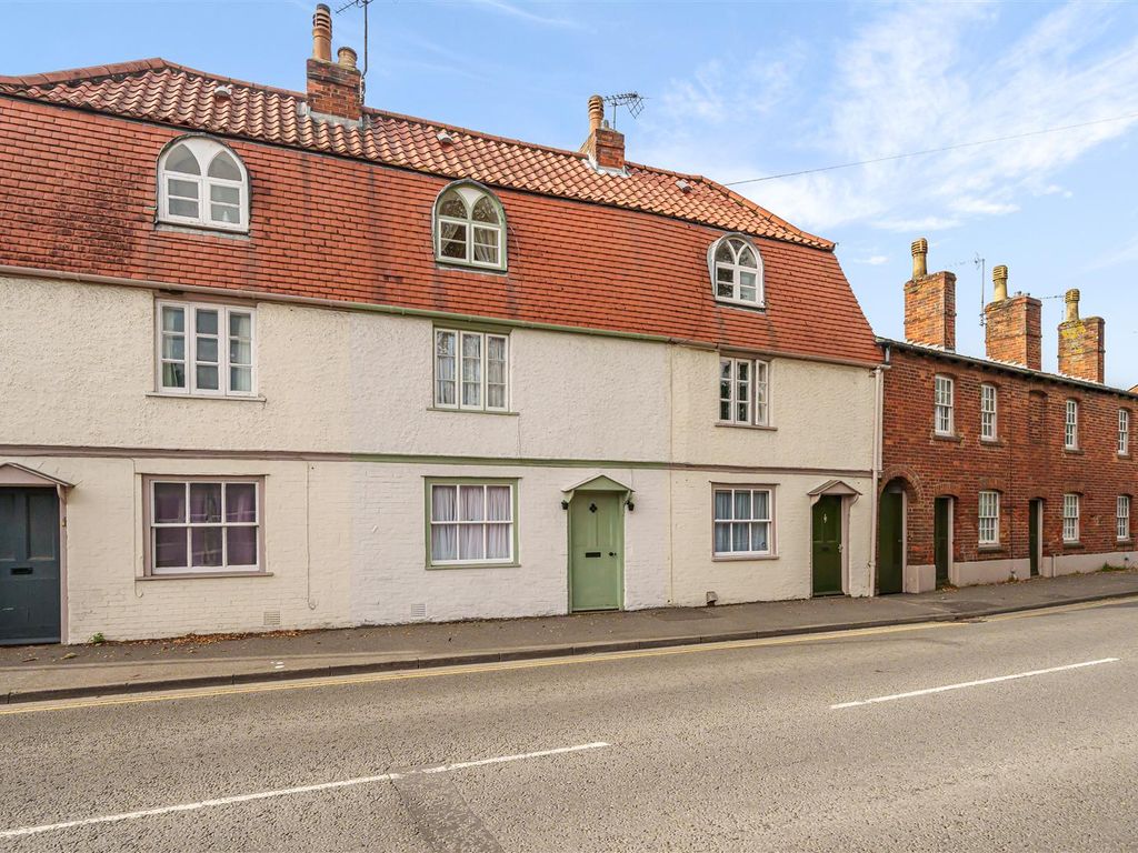 2 bed terraced house for sale in Southbroom Road, Devizes SN10, £