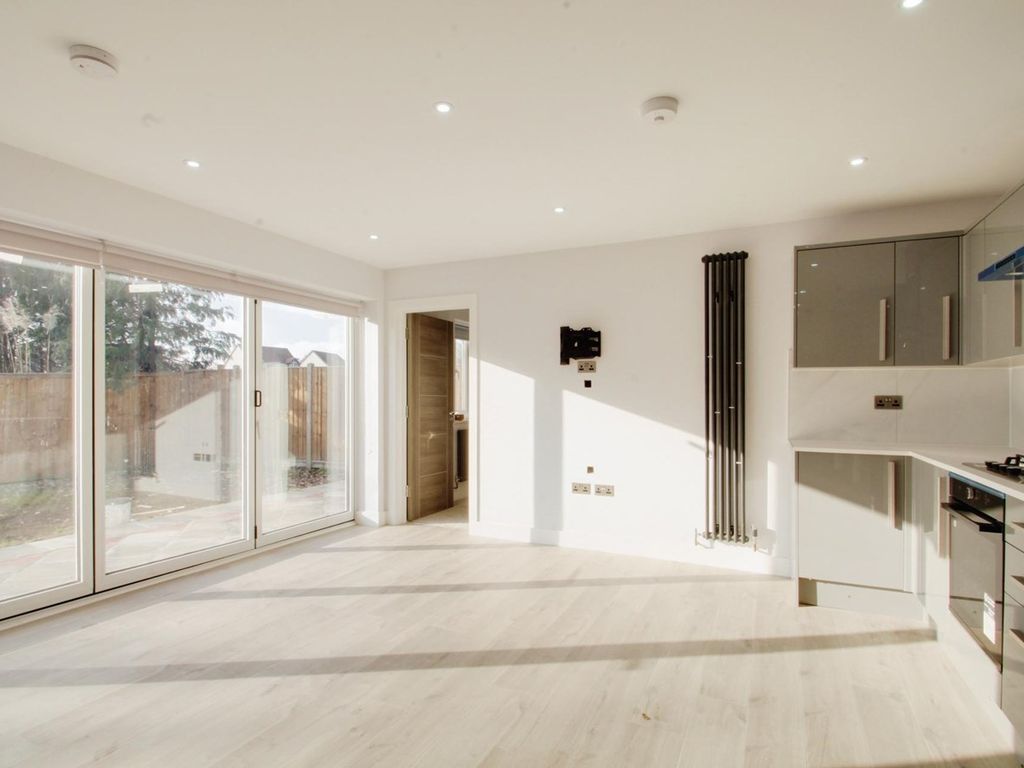 1 bed flat to rent in Richings Way, Iver SL0 Zoopla