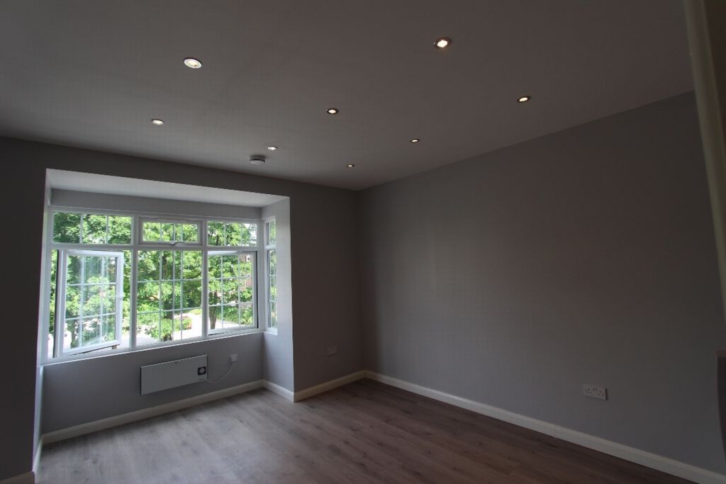 Studio to rent in Stafford Road, Wallington SM6, £900 pcm Zoopla