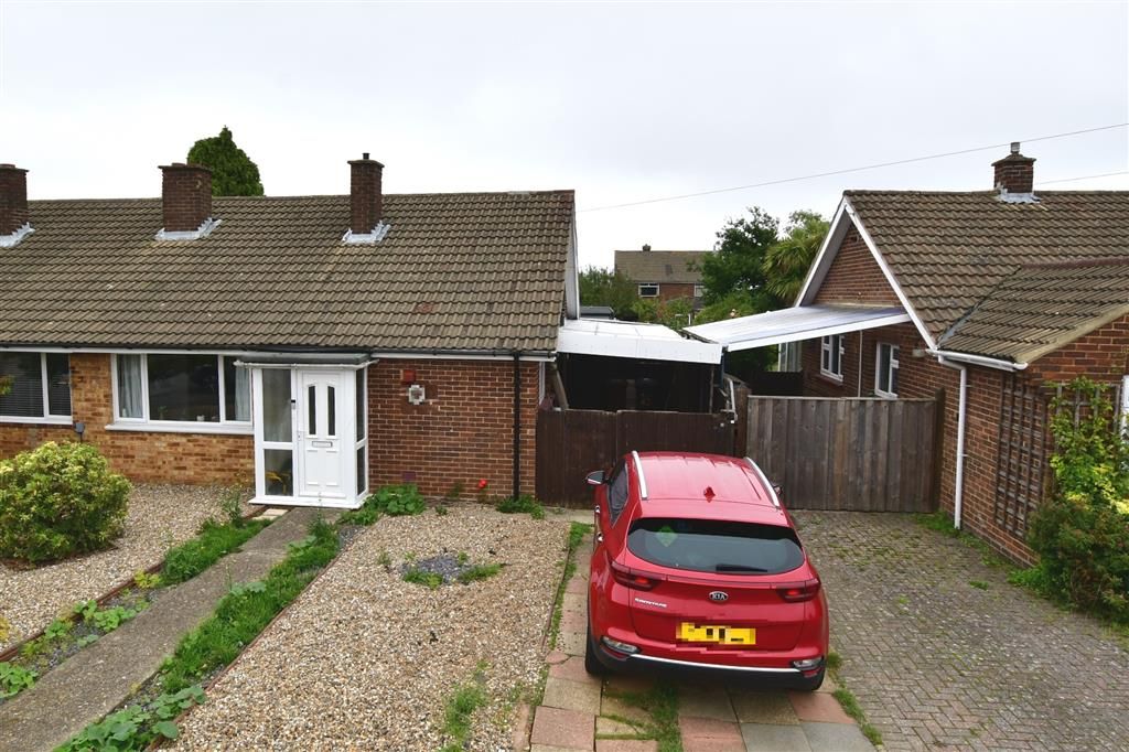 3 bed semidetached bungalow for sale in Montfort Road, Walderslade