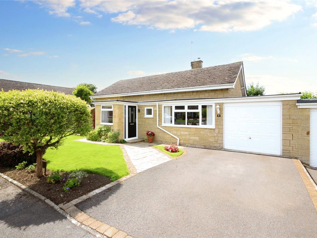 3 bed bungalow for sale in Byfield Close, Woodmancote, Cheltenham