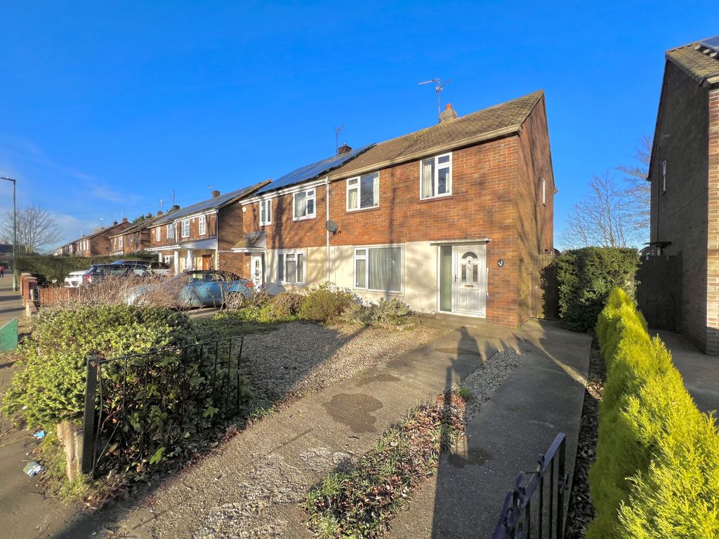3 bed semidetached house for sale in Wilberforce Road, New England