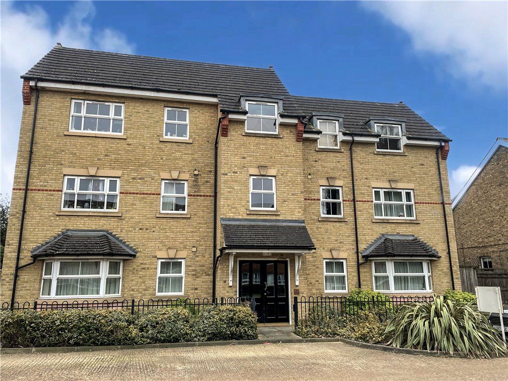 2 bed flat to rent in Strode Street, Egham, Surrey TW20 Zoopla