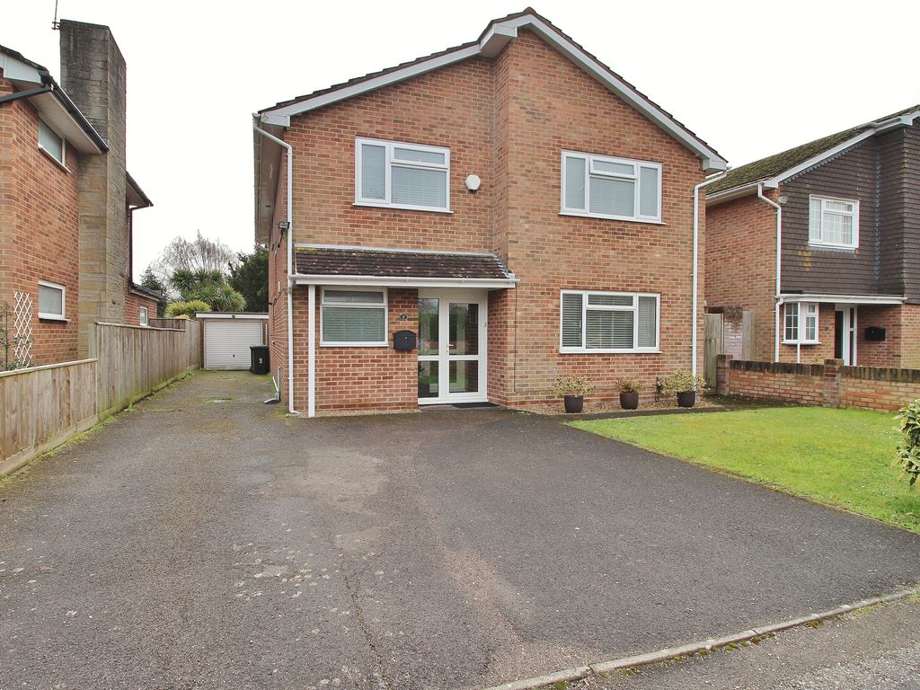 4 bed detached house for sale in St. Avenue, Havant PO9 Zoopla