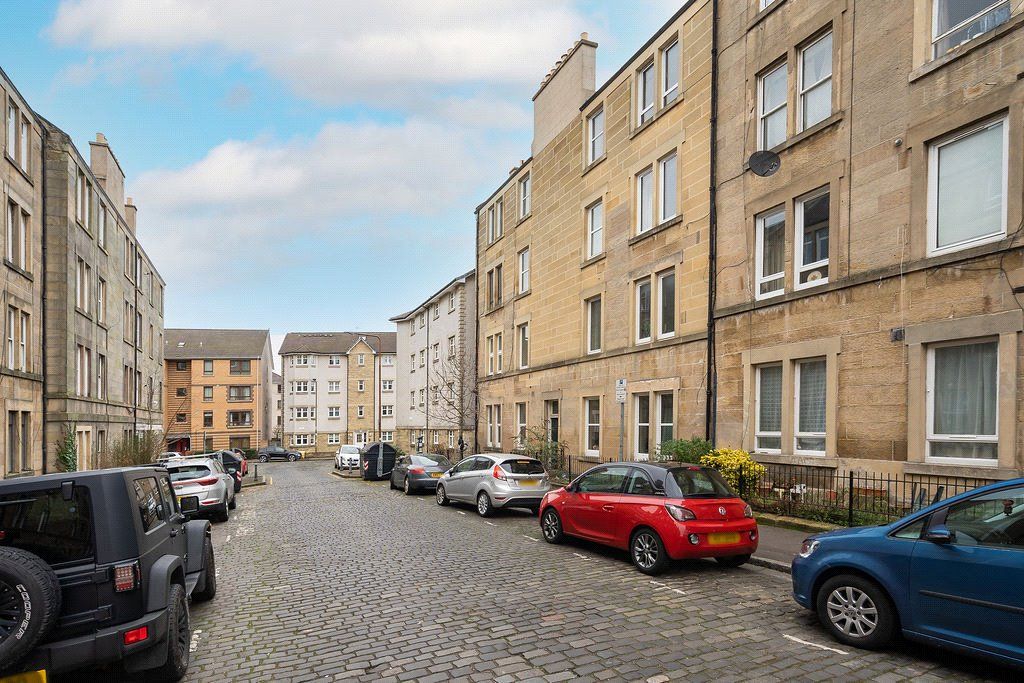 2 bed flat to rent in Cathcart Place, Dalry, Edinburgh EH11 Zoopla