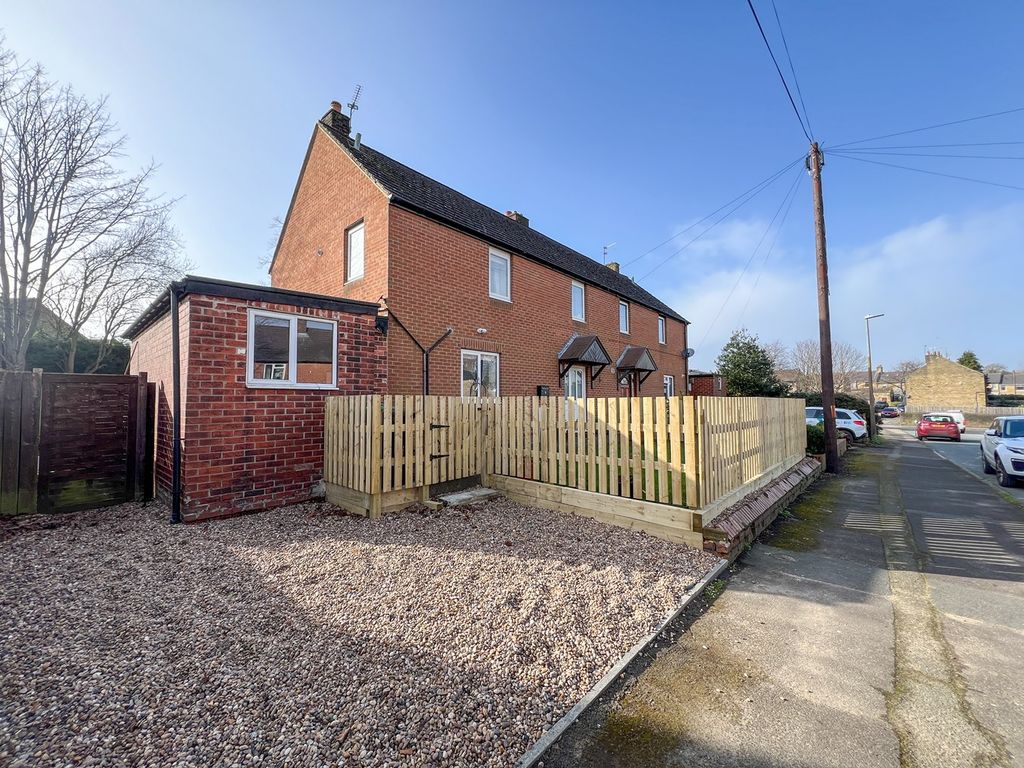 3 bed semidetached house for sale in Roundway, Honley, Holmfirth HD9