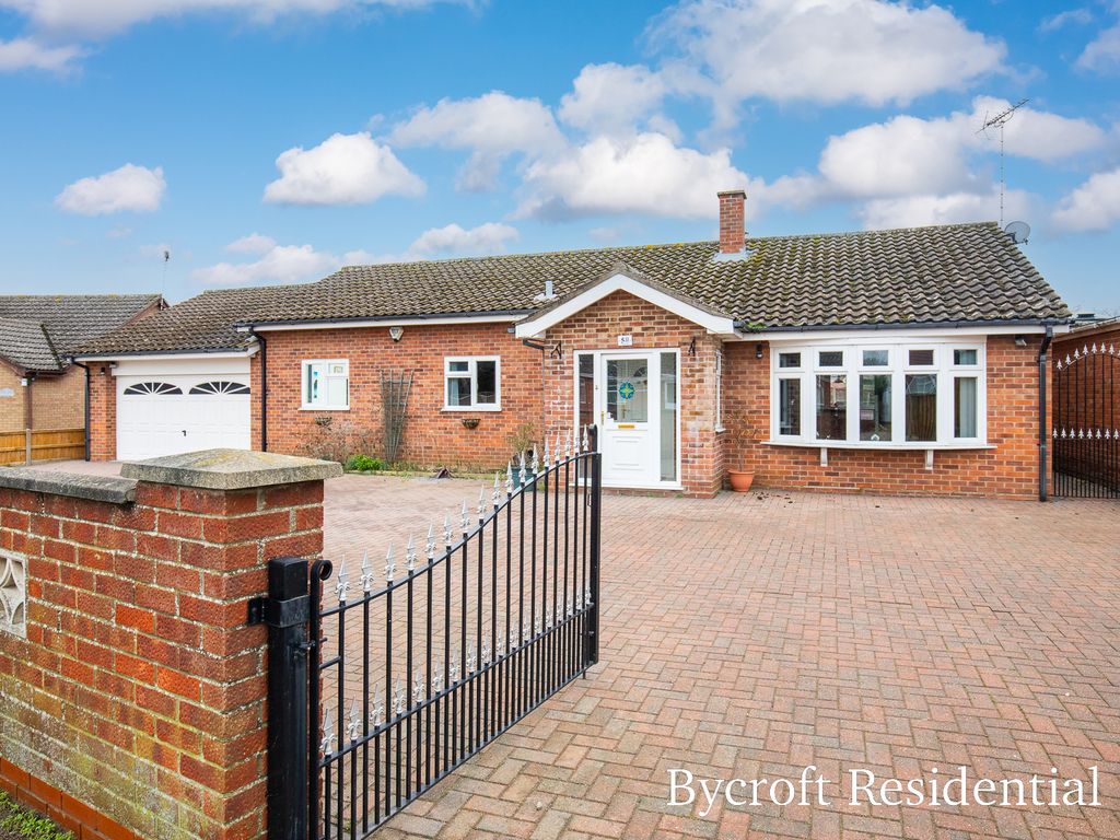 3 bed detached bungalow for sale in Ormesby Road, Hemsby, Great
