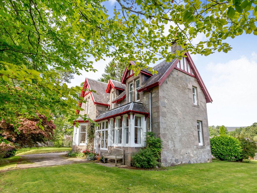 5 bed detached house for sale in Fort William Road, Newtonmore PH20