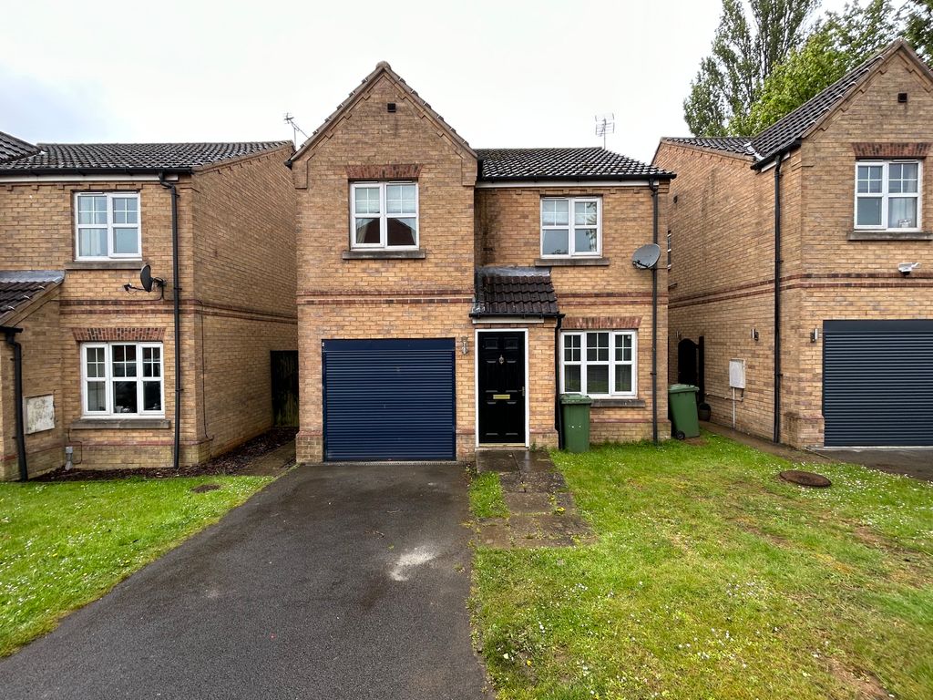 3 bed detached house for sale in Dean Road, Scunthorpe DN17, £175,000
