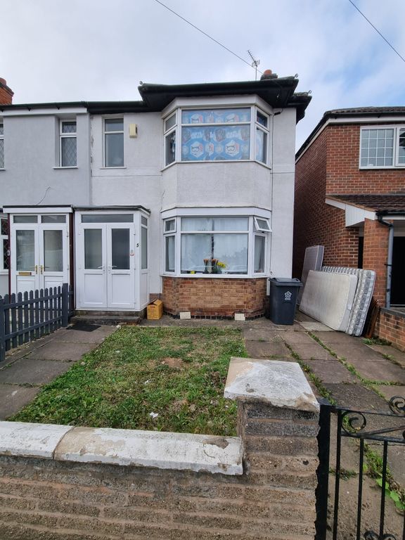 3 bed semidetached house to rent in Shetland Road, Leicester LE4, £