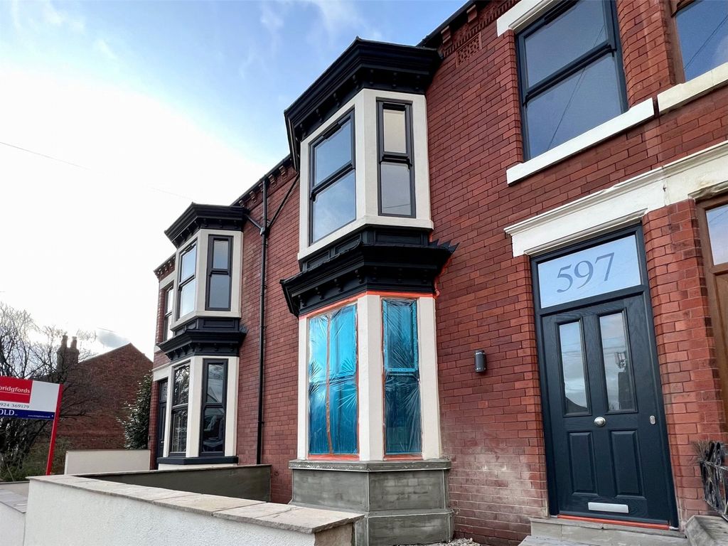 4 bed terraced house for sale in Leeds Road, Wakefield, West Yorkshire