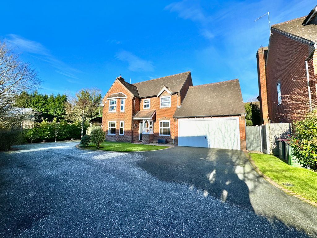 4 bed detached house for sale in Simpsons Walk, Horsehay, Telford TF4