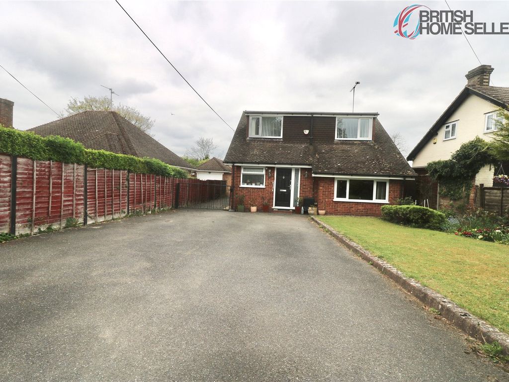 4 bed bungalow for sale in Luton Road, Chalton, Luton, Bedfordshire LU4