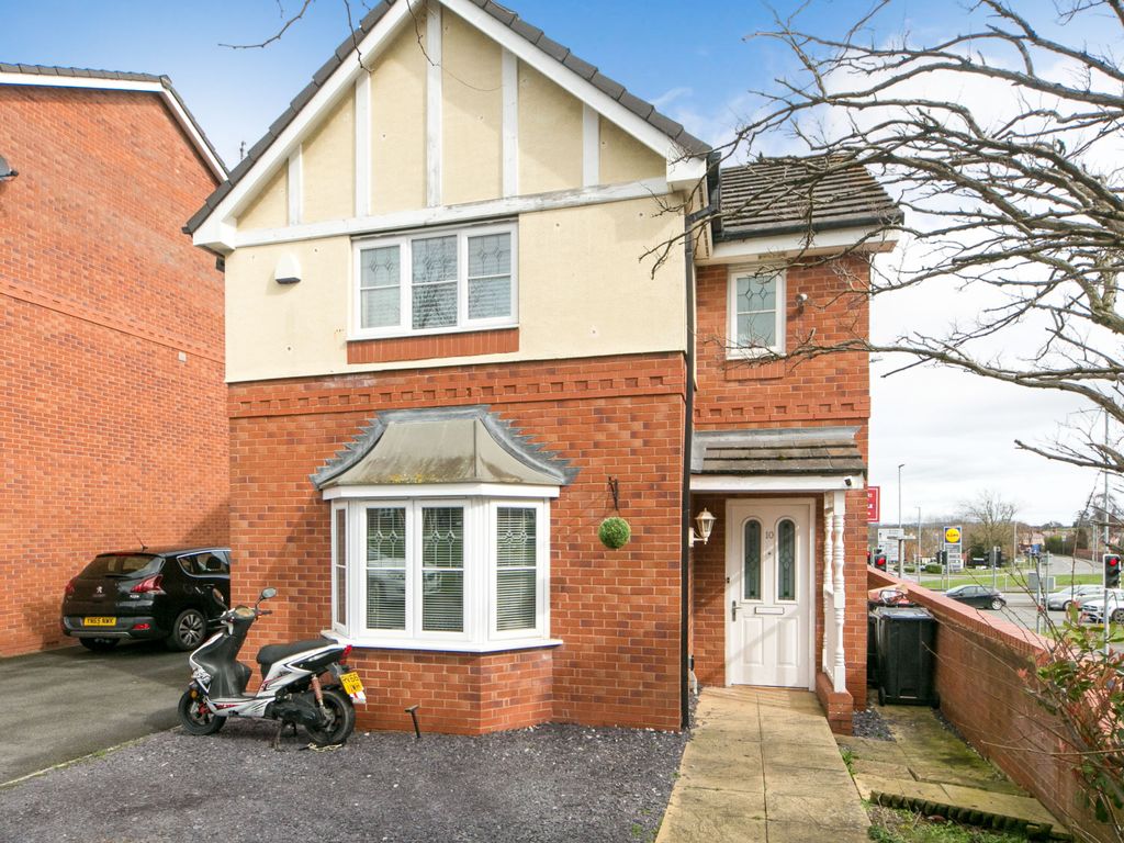 4 bed detached house for sale in Trinity Way, Gwersyllt, Wrexham