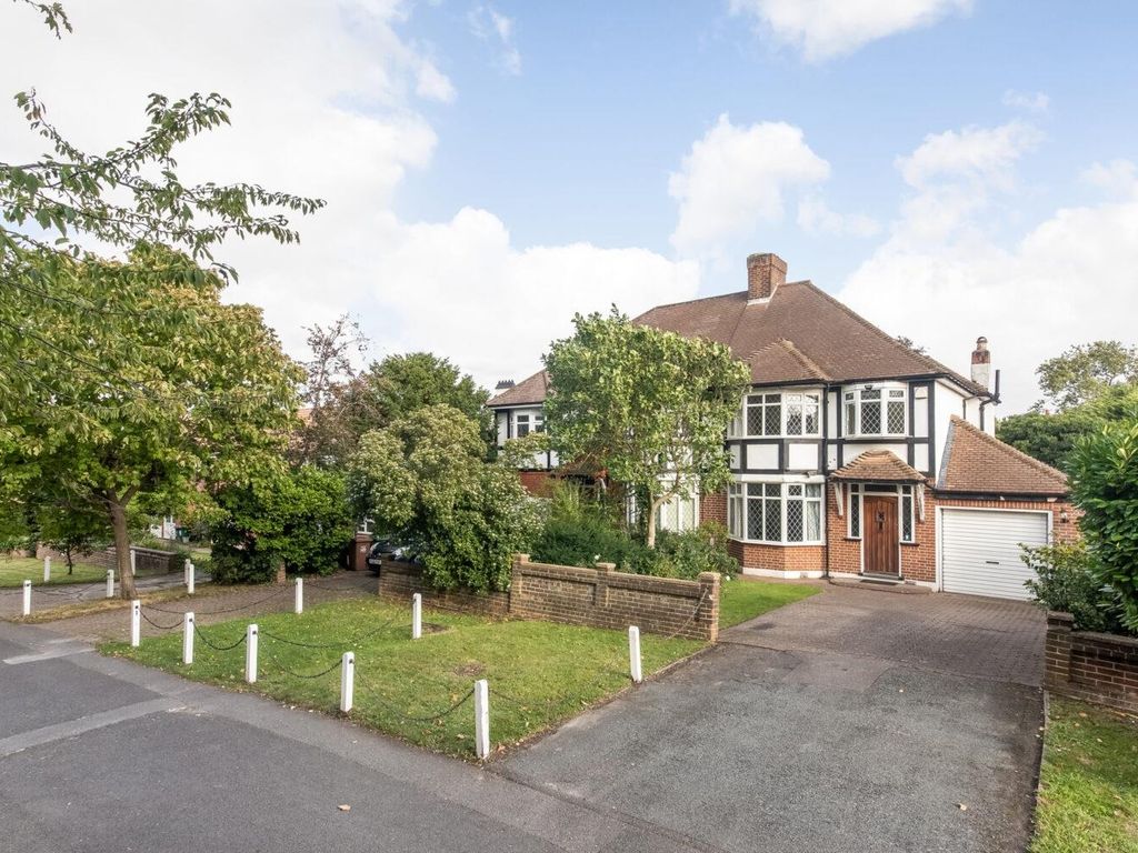 3 bed semidetached house for sale in Hall Drive, Sydenham, London SE26