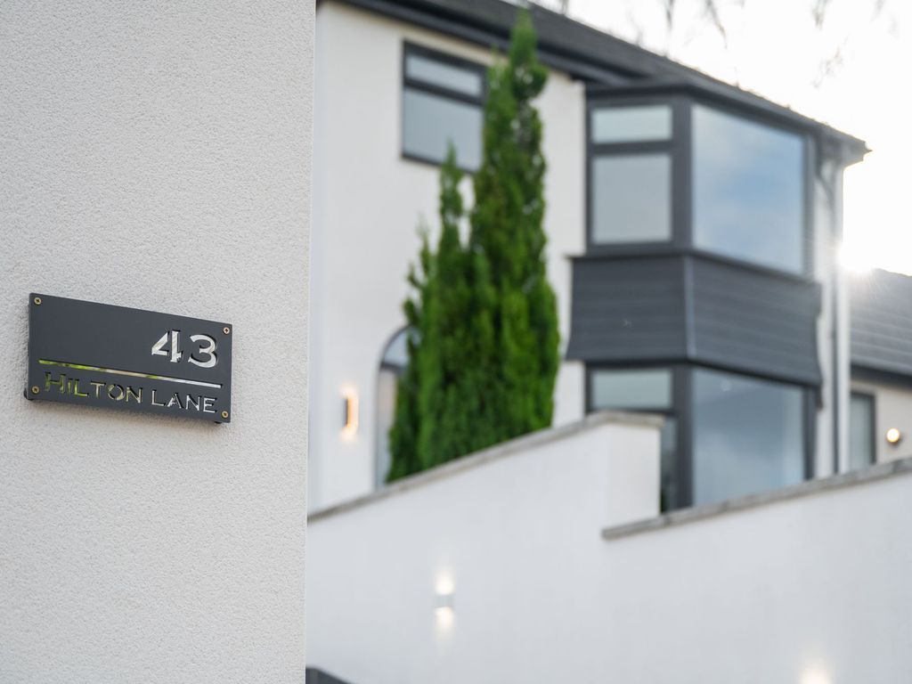 4 bed detached house for sale in Hilton Lane, Prestwich M25, £750,000