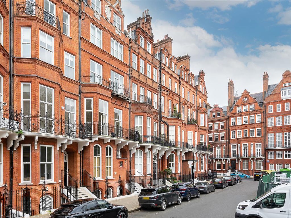 2 bed flat for sale in Cadogan Square, London SW1X, £2,250,000 Zoopla