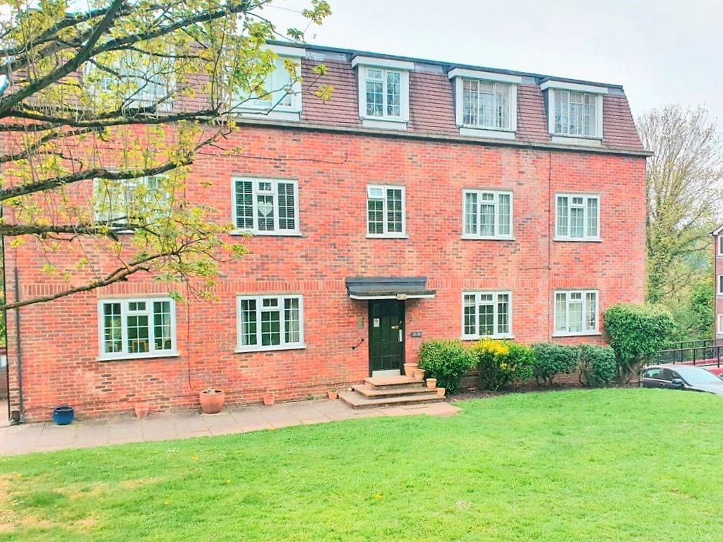 2 bed flat for sale in Craigmount, Radlett, Hertfordshire WD7 Zoopla