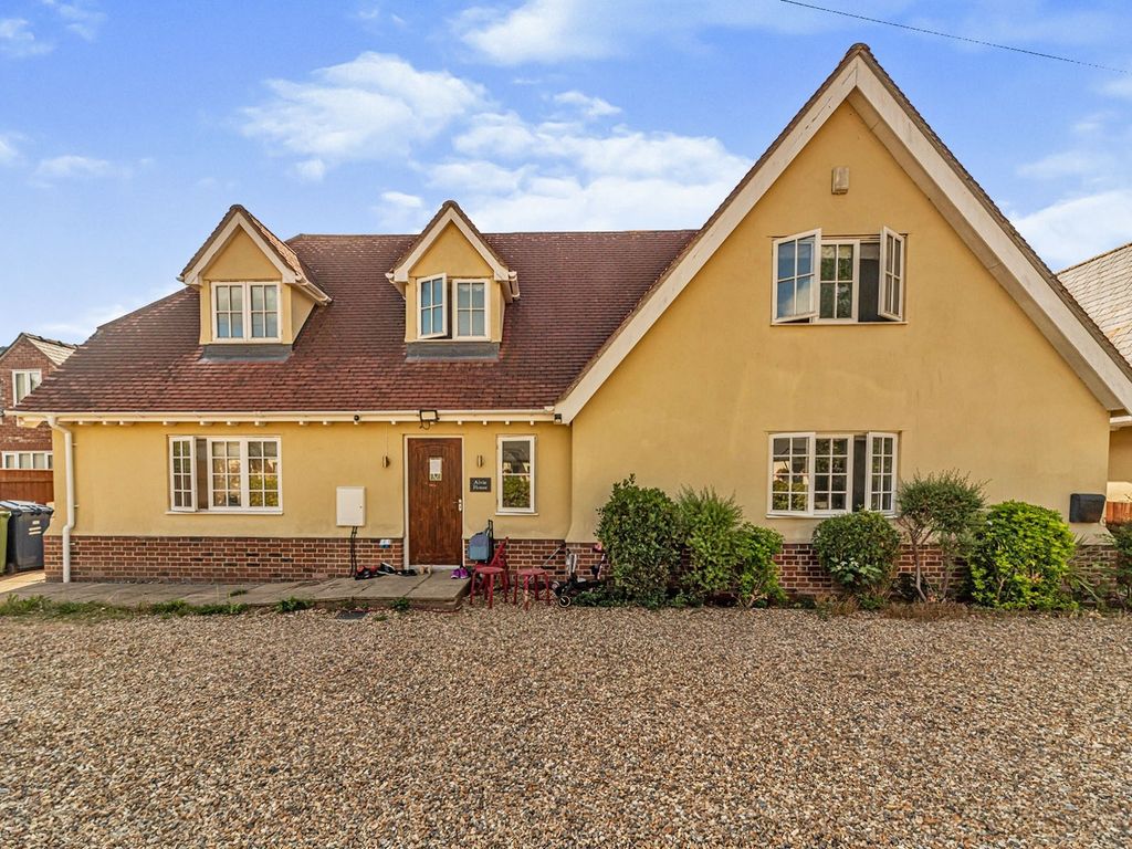 4 bed detached house for sale in Meldreth Road, Shepreth, Royston SG8