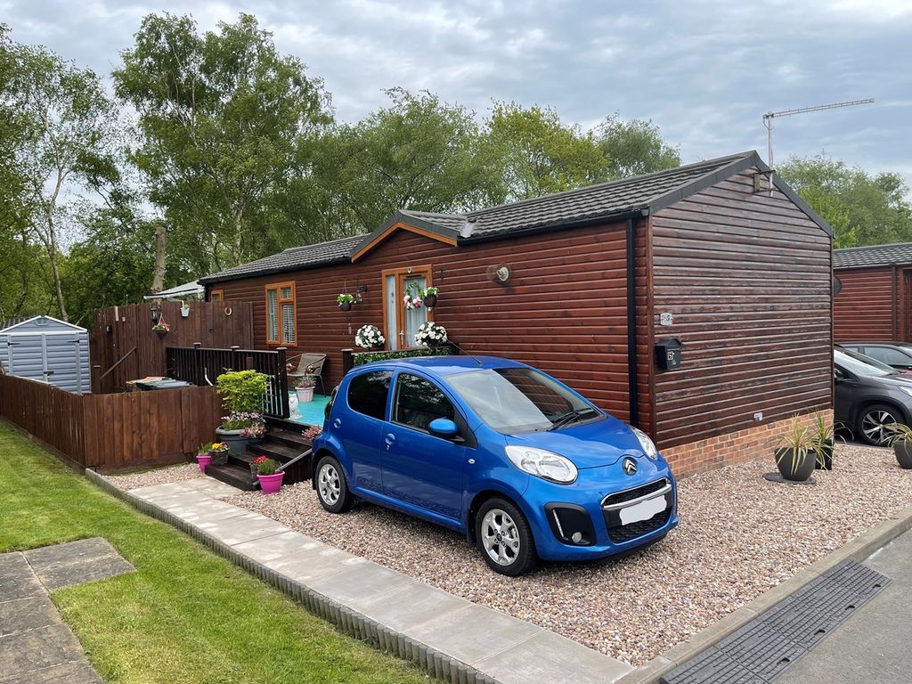 2 bed mobile/park home for sale in Swainswood Leisure Park, Park Road