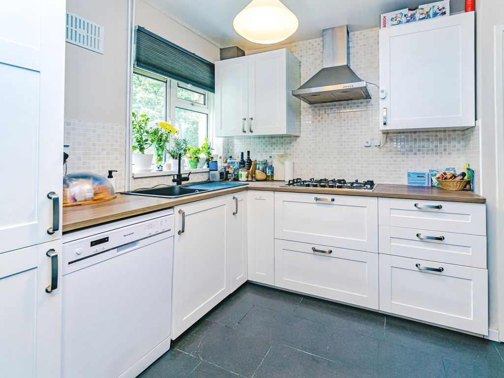 Sunnymead, Crawley RH11  