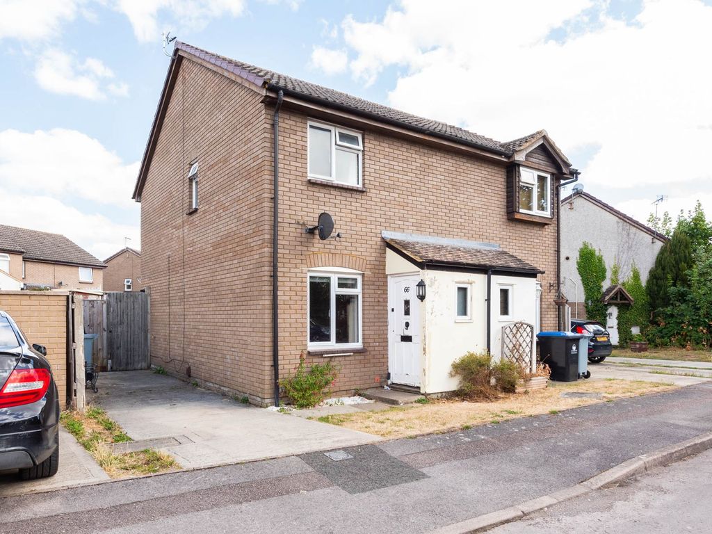 2 bed semidetached house for sale in Bracken Close, Carterton OX18
