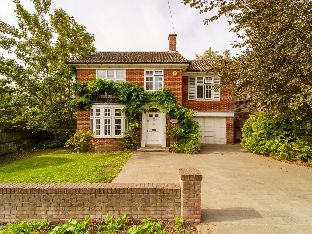 4 bed detached house for sale in Shepperton Road, Laleham, Staines TW18