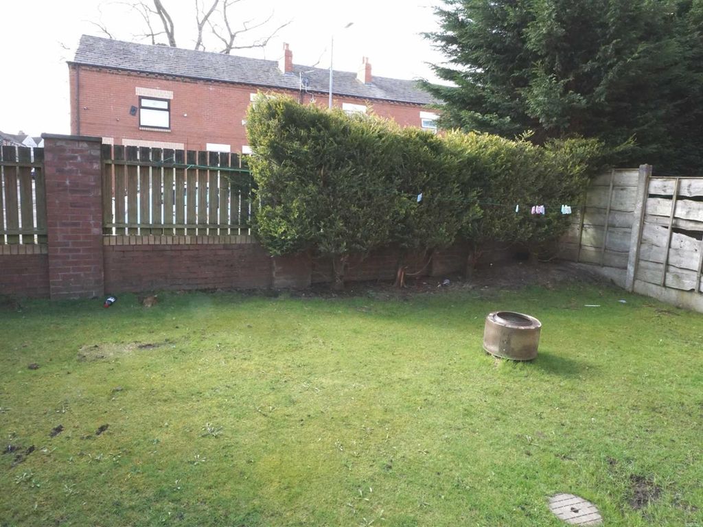 2 bed semidetached house to rent in Dunbar Drive, Bolton BL3, £800 pcm
