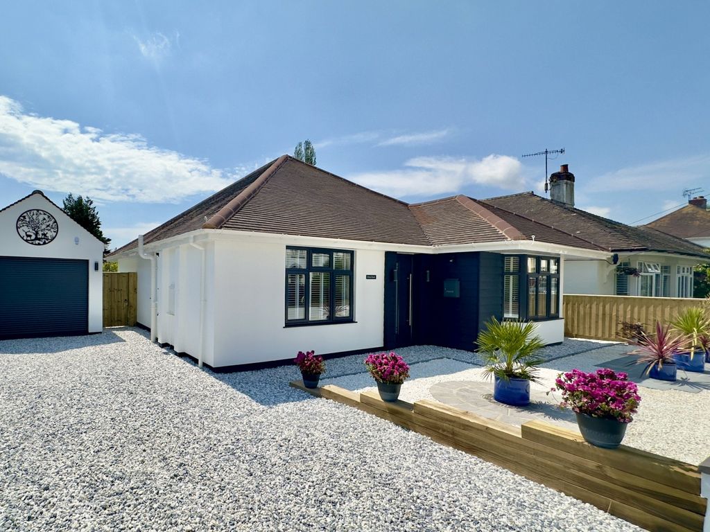 3 bed bungalow for sale in Drakes Avenue, Sidford, Sidmouth, Devon EX10