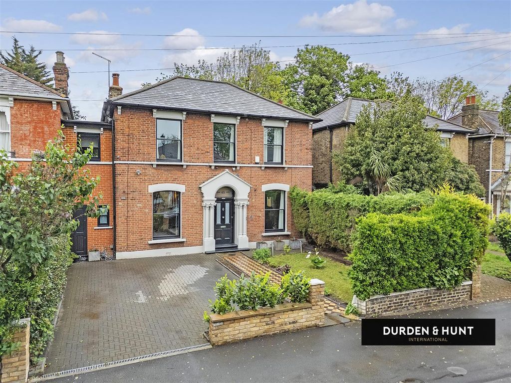 5 bed link detached house for sale in Hampton Road, Forest Gate E7, £