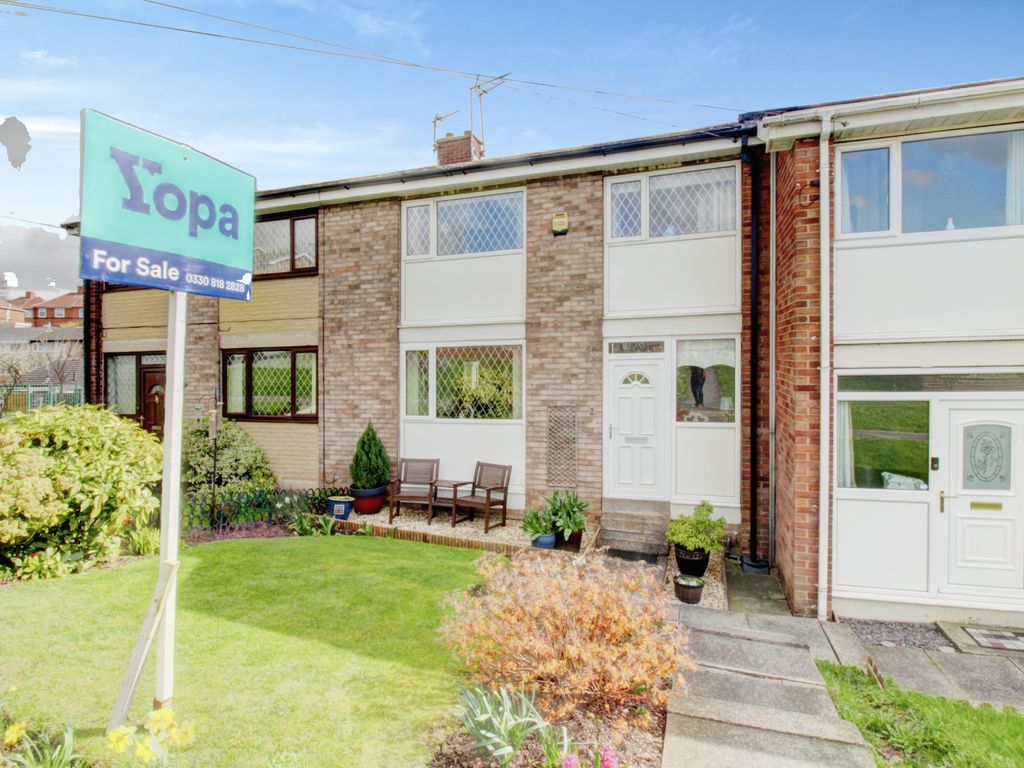 3 bed terraced house for sale in Valley Crescent, Wrenthorpe, Wakefield