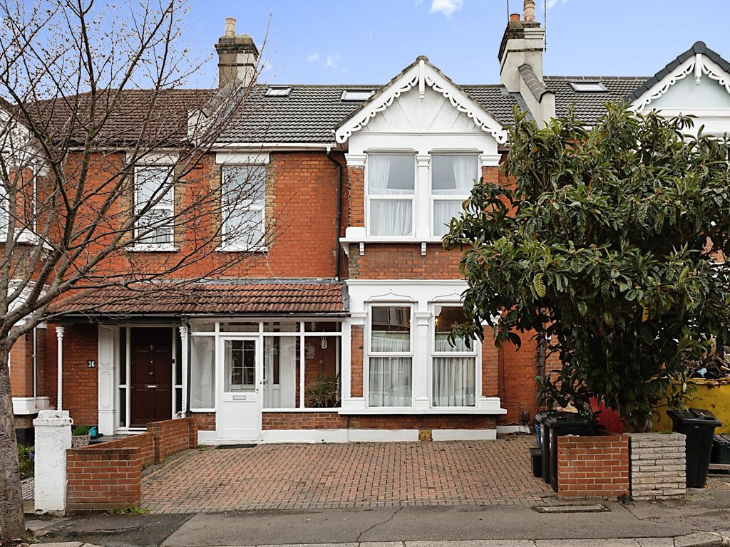 5 bed terraced house for sale in Sackville Gardens, Cranbrook, Ilford