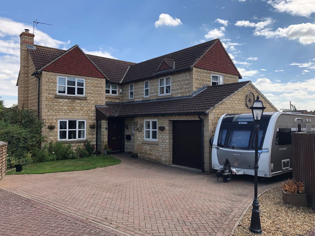 5 bed detached house for sale in Chapman Grove, Sawtry, Huntingdon PE28