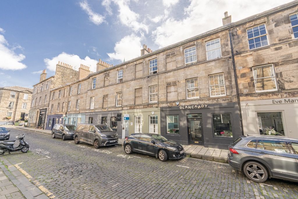 2 bed flat to rent in William Street, West End, Edinburgh EH3, £1,550