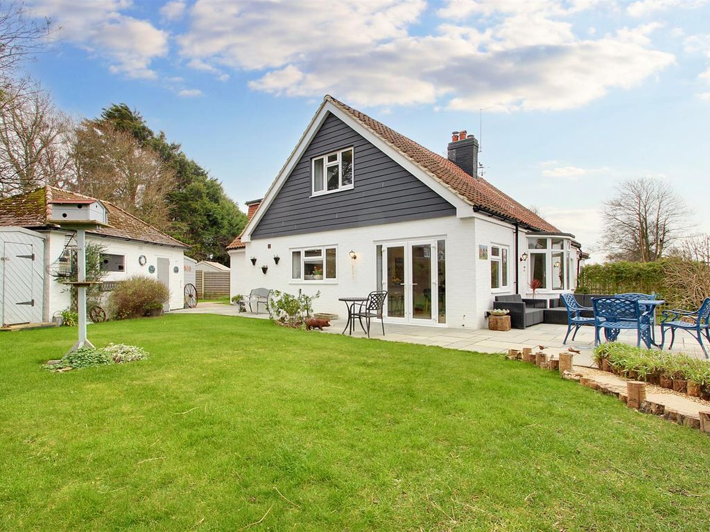 4 bed detached house for sale in Sea Lane Gardens, Ferring, Worthing
