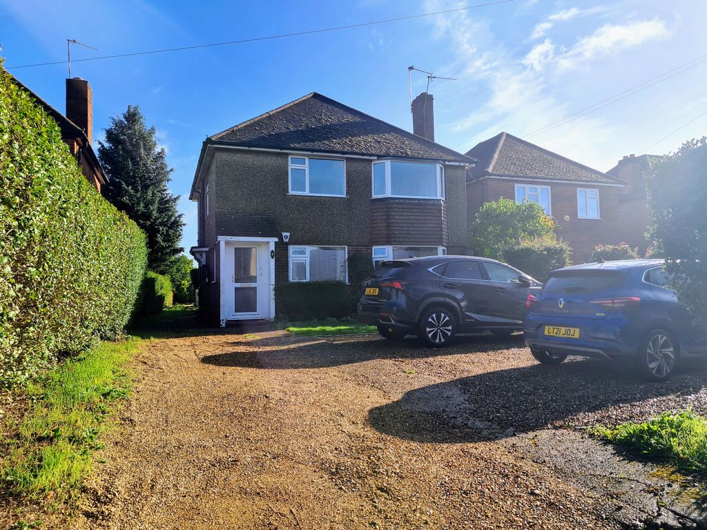 2 bed to rent in Narcot Way, Chalfont St. Giles HP8, £1,500