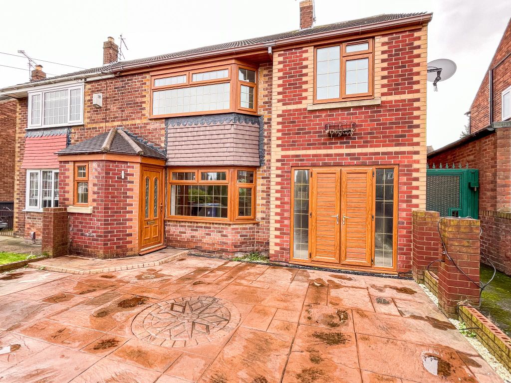 4 bed semidetached house for sale in Abbey Walk, Scawsby, Doncaster