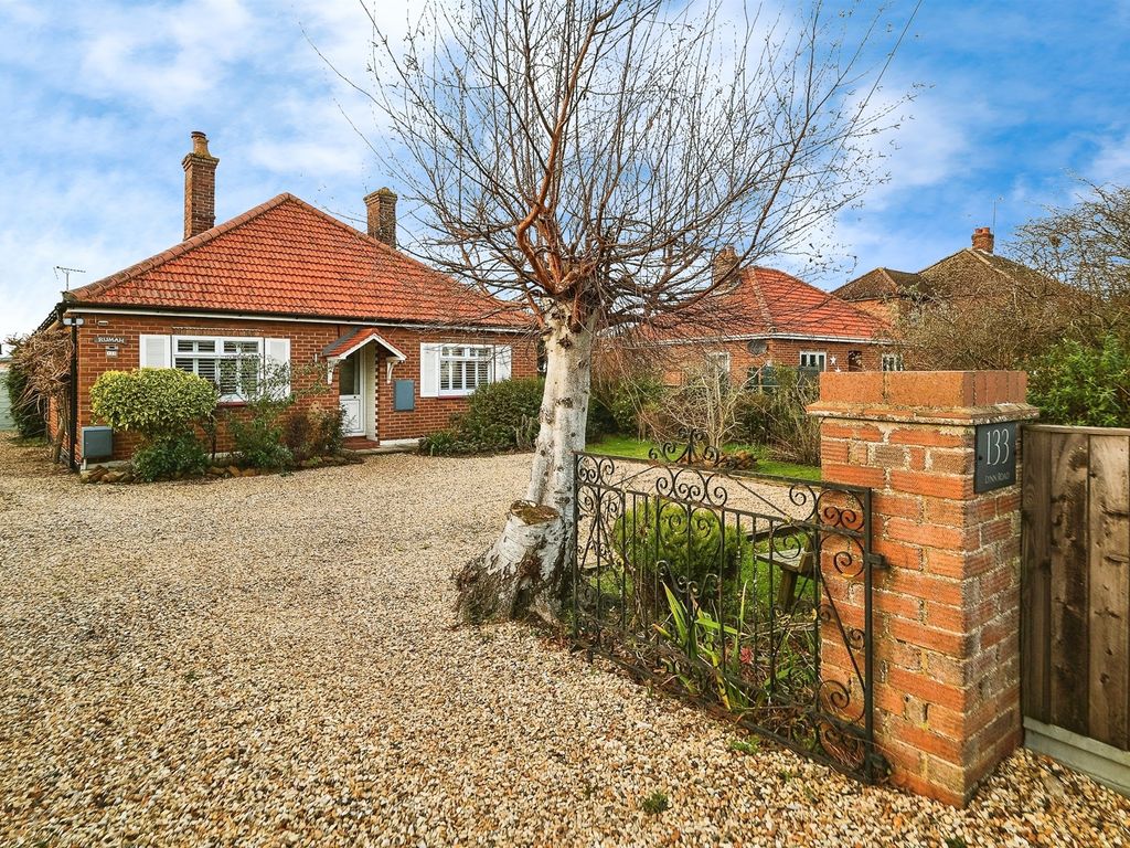 3 bed detached bungalow for sale in Lynn Road, Ingoldisthorpe, King's ...