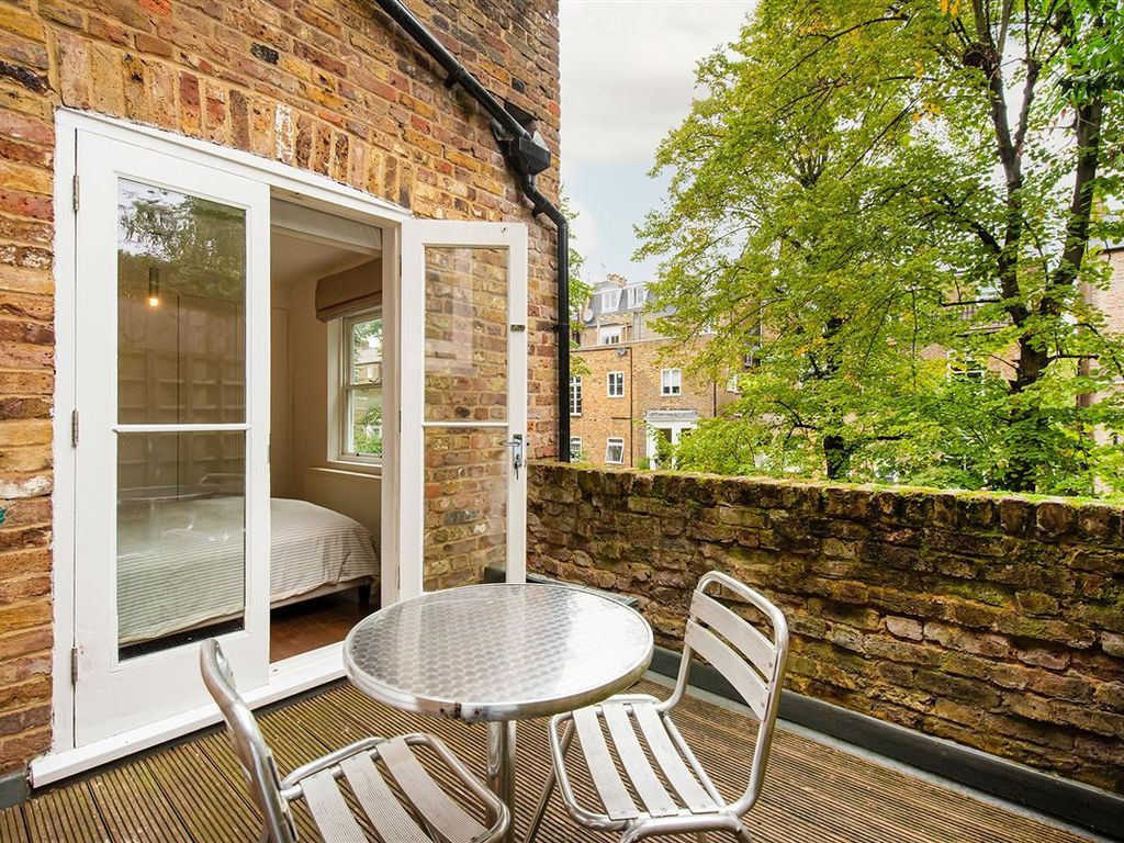 1 bed flat for sale in Cambridge Gardens, Ladbroke Grove, London W10, £