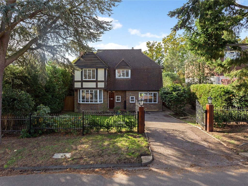 3 bed detached house for sale in Mizen Close, Cobham, Surrey KT11 Zoopla