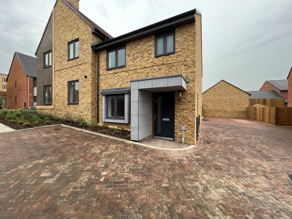 3 bed semidetached house to rent in Haygreen Crescent, Castle Hill, Ebbsfleet Valley