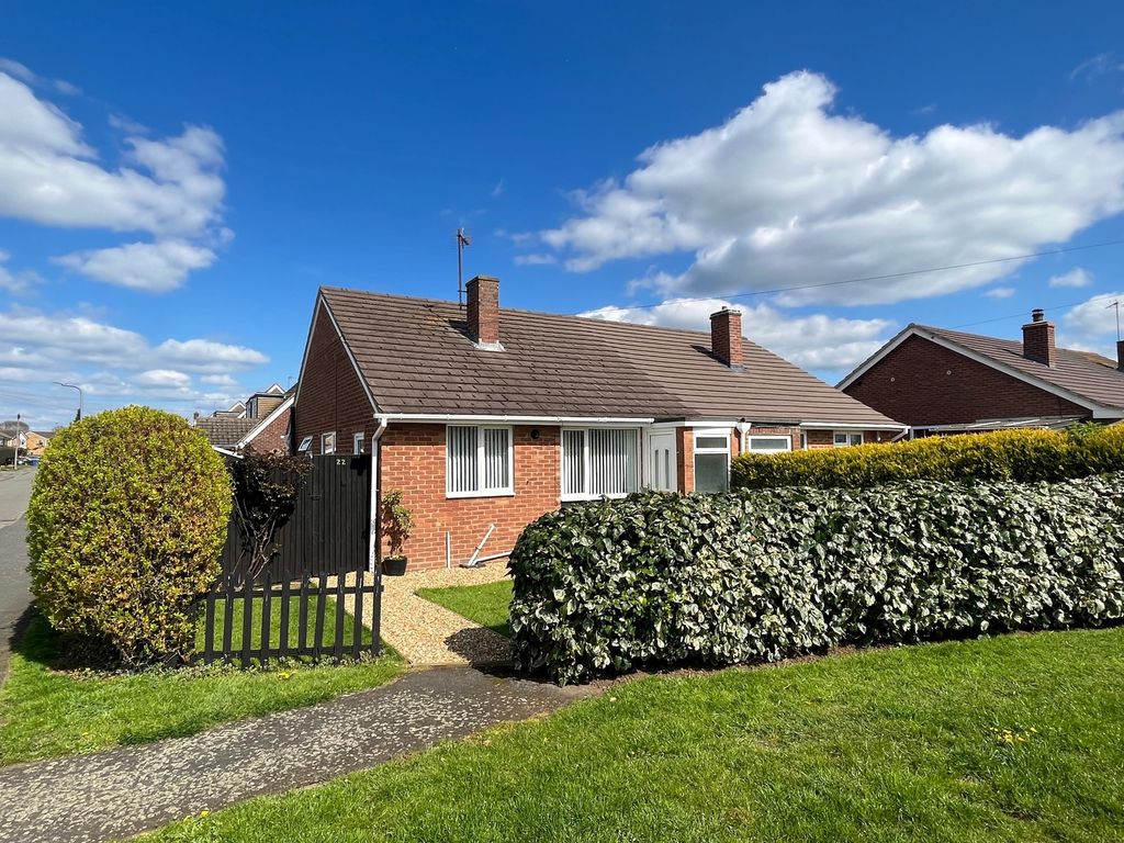 2 bed semidetached bungalow for sale in Blisworth Road, Roade