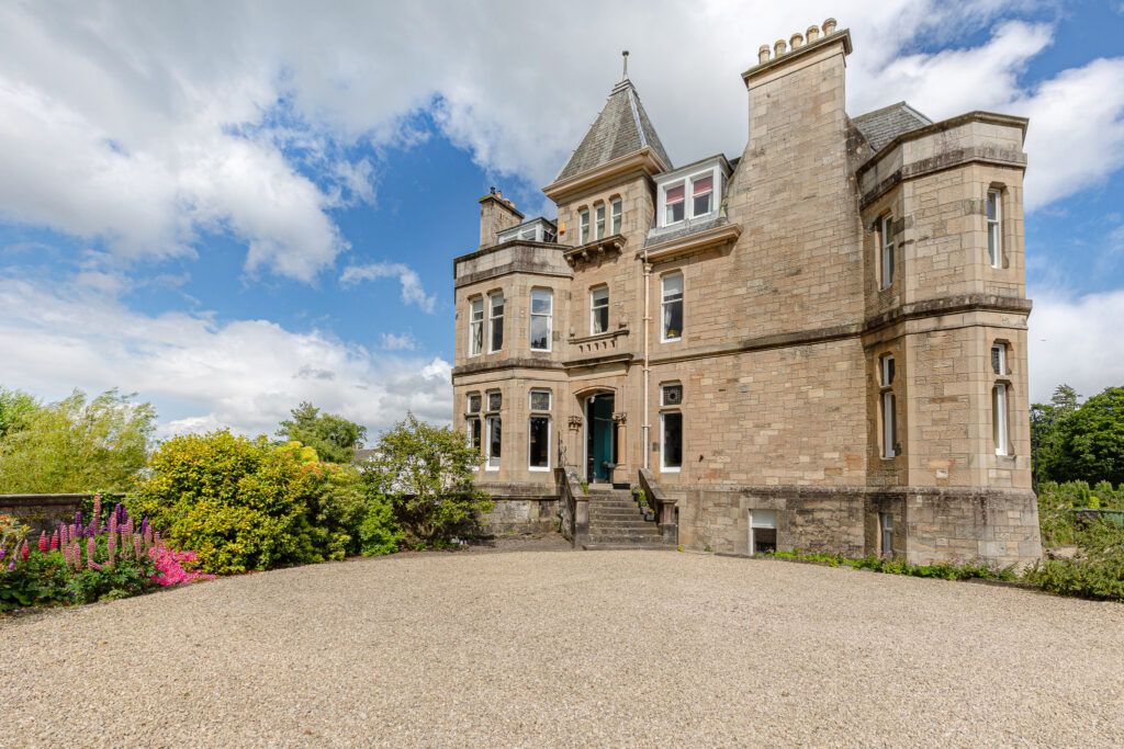 3 bed flat for sale in Snowdon Place, Kings Park, Stirling FK8, £