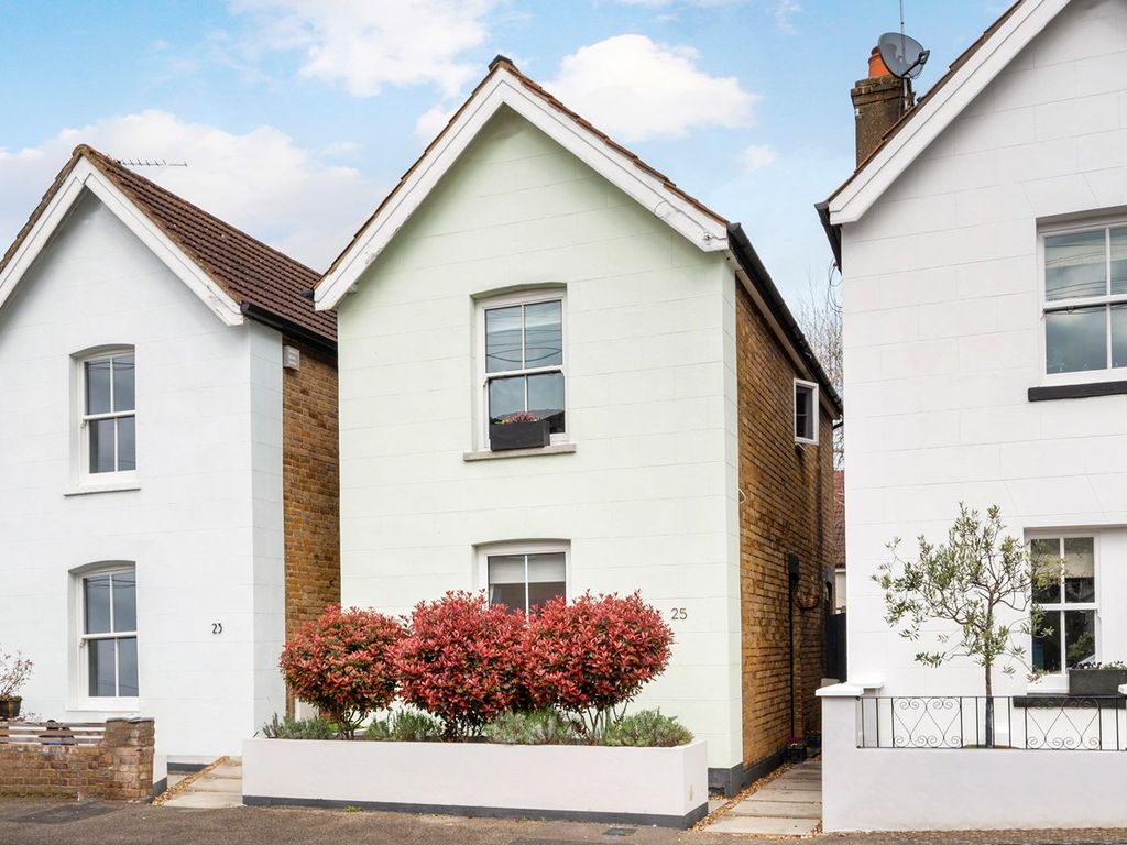 2 bed detached house for sale in Green Lane Avenue, Hersham Village