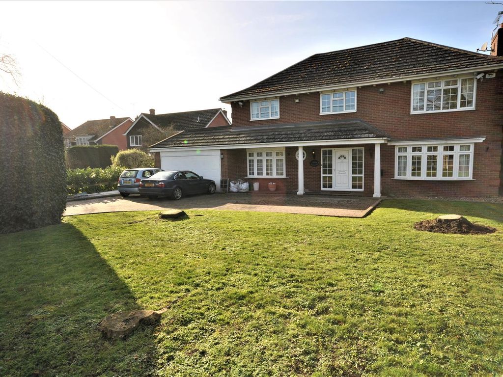 4 bed property for sale in Empress Avenue, West Mersea, Colchester CO5