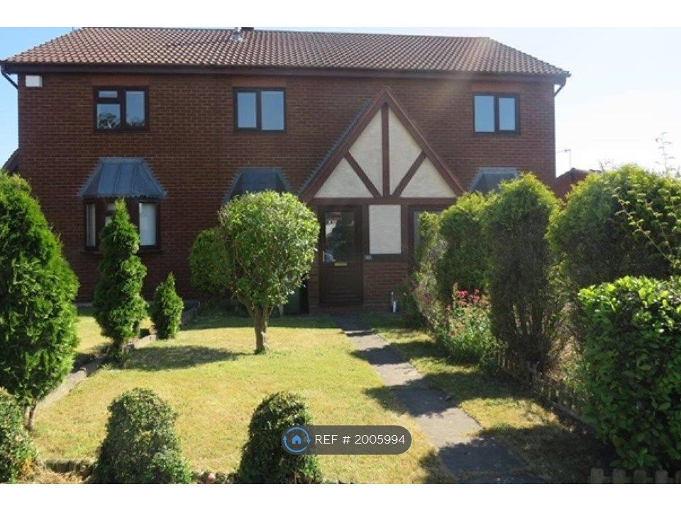 2 bed terraced house to rent in Wealdstone Drive, Dudley DY3, £915 pcm