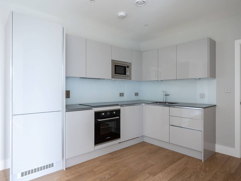 1 bed flat to rent in Summerstown, Summerstown, London SW17 Zoopla